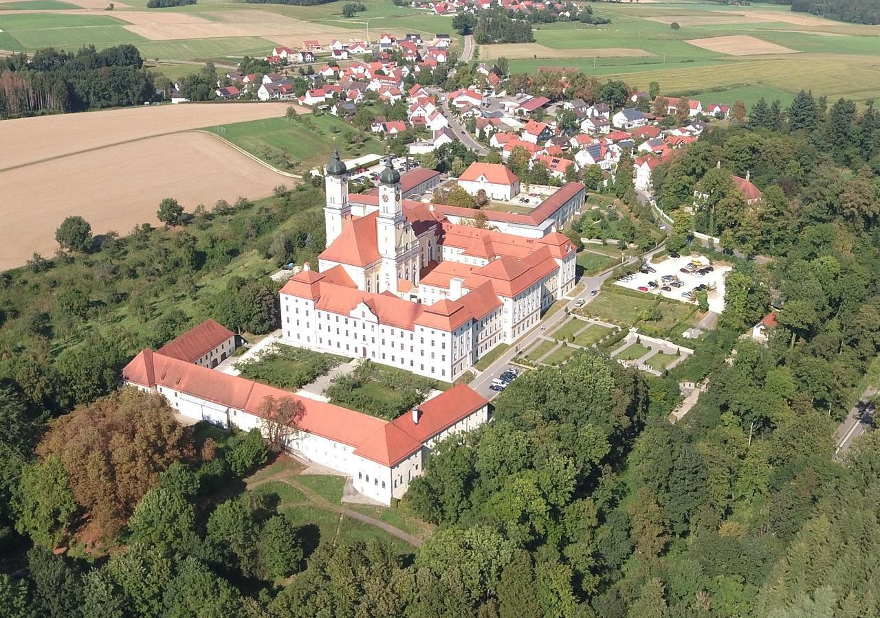 Klostergasthof Roggenburg ภายนอก รูปภาพ