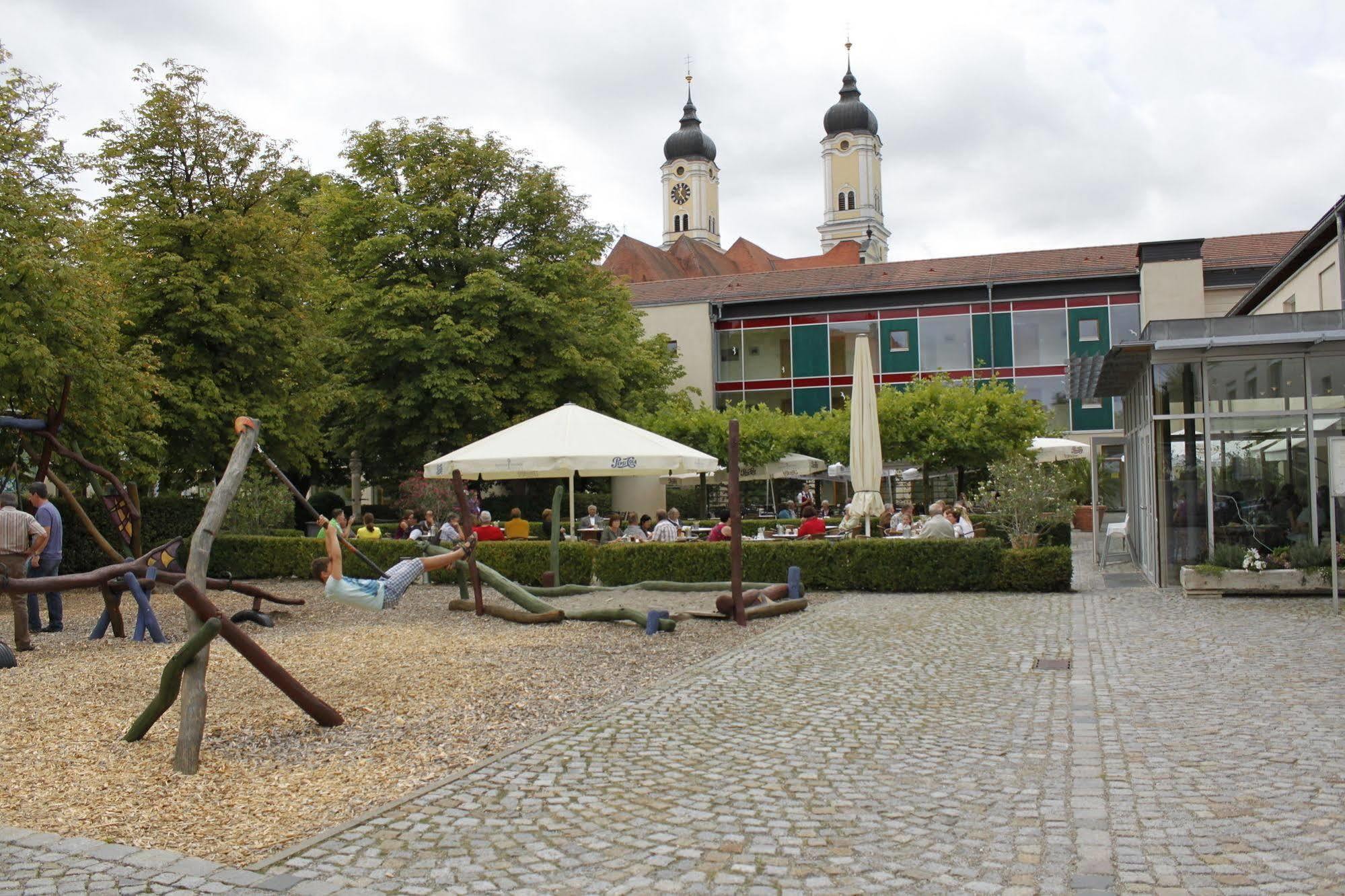 Klostergasthof Roggenburg ภายนอก รูปภาพ